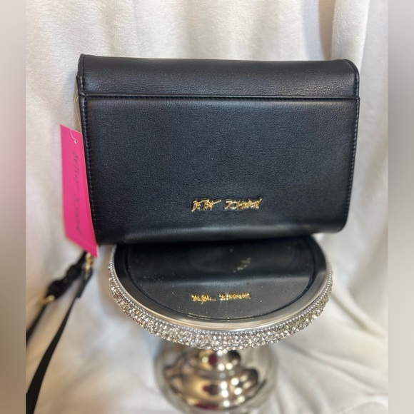 🖤🖤NWT-BETSEY JOHNSON GORGEOUS @Sybil” Crossbody With Studs And Gems🖤🖤 - Picture 6 of 12